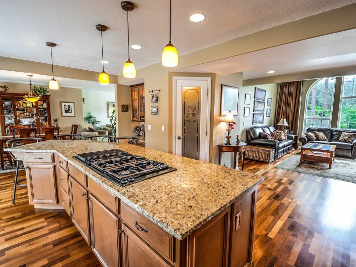 Cuisine avec îlot central : est-ce la bonne option pour votre projet de rénovation ?